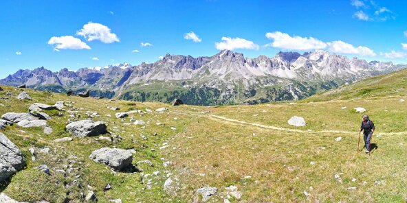 [Group 3]-IMG_20250717_122359_IMG_20250717_122417-13 images_HDR
